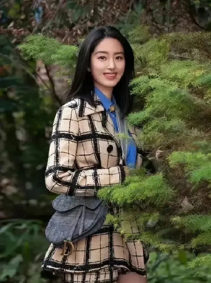 刘亦菲杨采钰同台比美











天哪，不敢相信！神仙姐姐刘亦菲竟然也