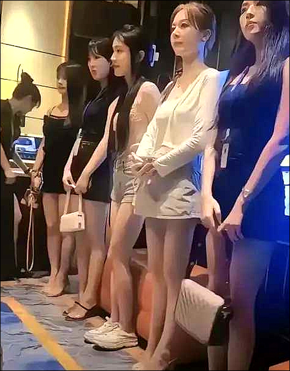 要身材有身材，要长相有长相，每个都是娶不起的样子