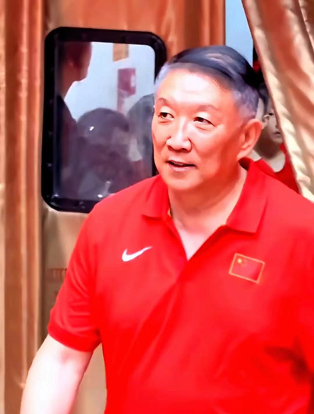 女篮换血，球迷最慌的来了
9月17日，西安开打，李梦王思雨都不在，韩旭张子宇带着