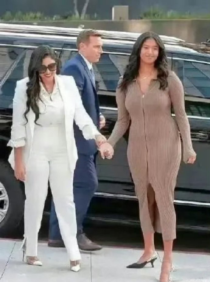 科比大女儿一下瘦了110斤，这变化太大了吧，堪比贾玲了 ​​​