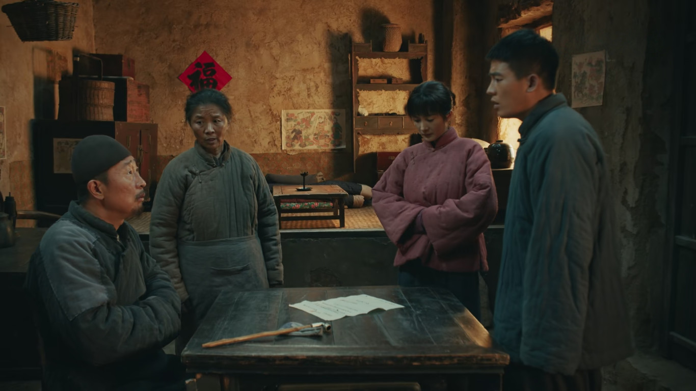 《生万物》明明身为普通打工人，每日奔波为衣食，为何会有人共情有吃有喝，粮食满仓的宁学祥、费左氏等地主