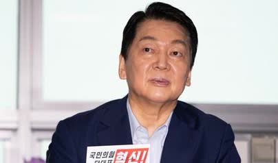 宣布参选韩国在野的国民力量党党首的安哲秀议员，3日向共同民主党党首郑清来强硬喊话