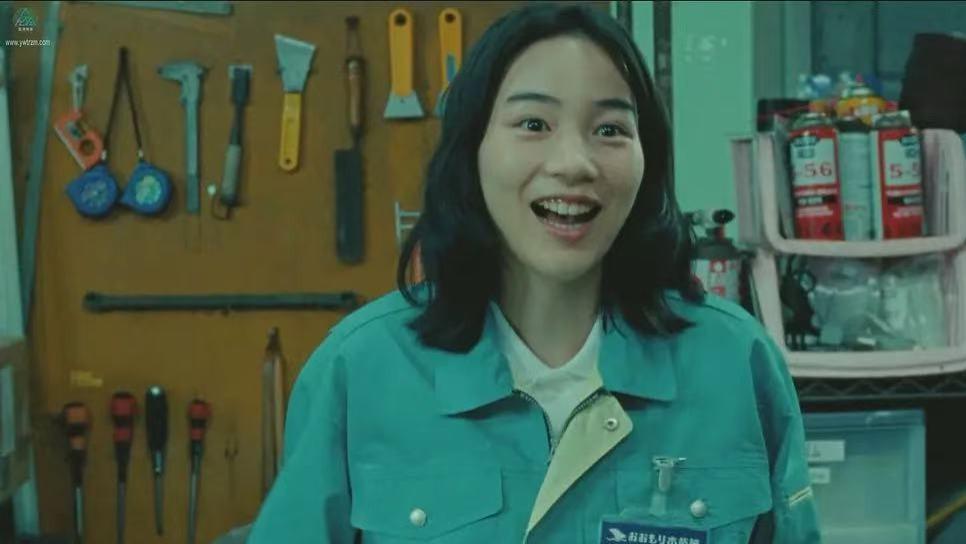 编发、助浴、机车约拍……日薪超1000元的小众职业，年轻人抢着干