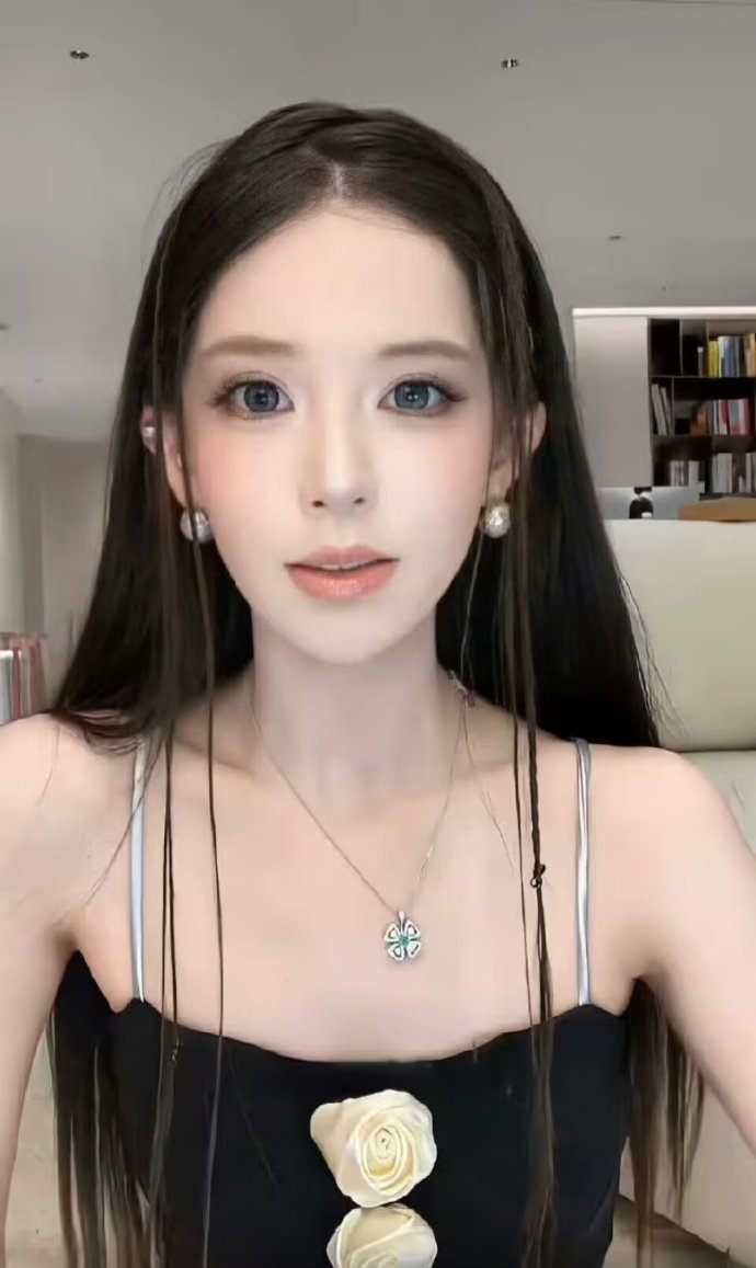 《迅猛龙的年度奶茶报告》
迅猛龙爱喝的奶茶: 一点点红茶玛奇朵、QQ美莓、苹果奶