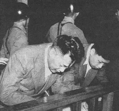 这是拍摄于1950年一张让人震撼的照片，刘晋钰和严慧光两位烈士在因叛徒出卖而被捕