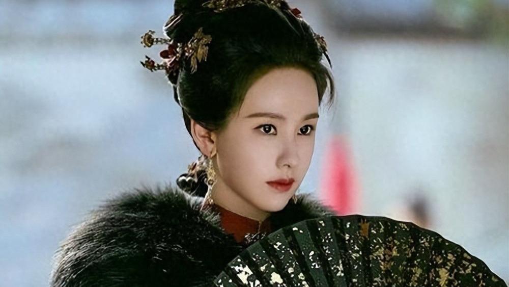《雁回时》中陈都灵这把折扇到底多奢华？可以买下北京两套宅子！