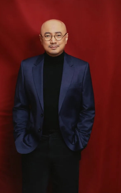 有次接受采访，徐峥说：当时我拍摄《我不是药神》找女演员，遇到一个女的特别奇葩。