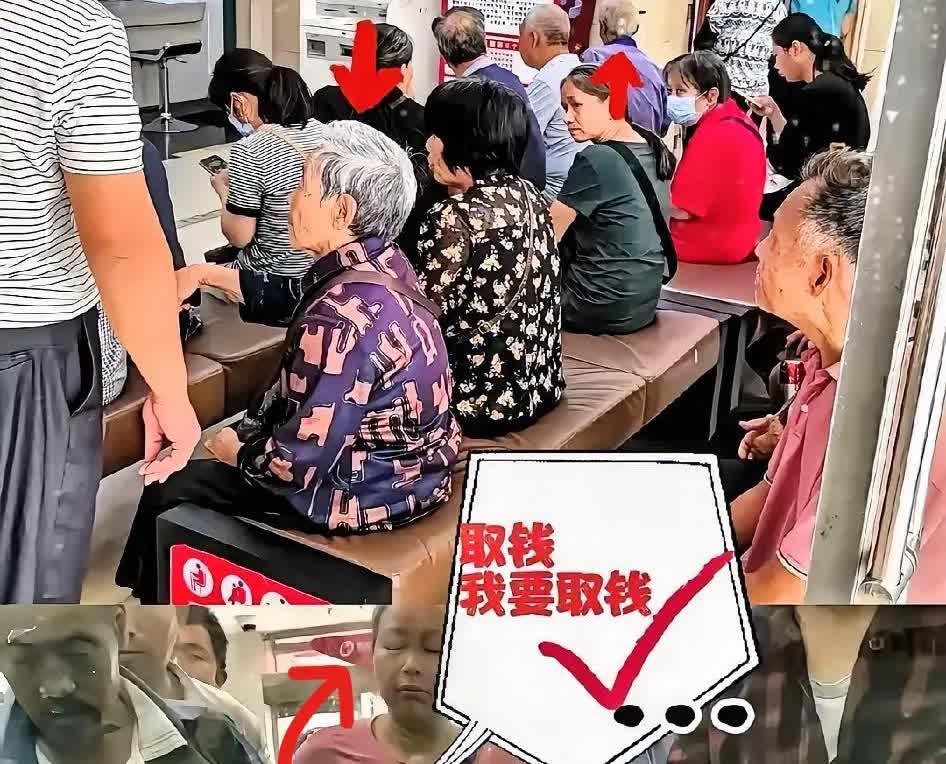 一觉醒来
​株洲银行外画风突变！

排着的队伍望不到头，一直蜿蜒到马路上，