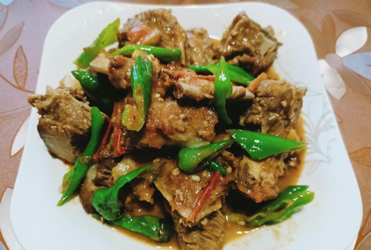 今天晚上做了六个菜，小叔子一家说好回来过中秋的，下午打电话又说工作忙没时间了，婆