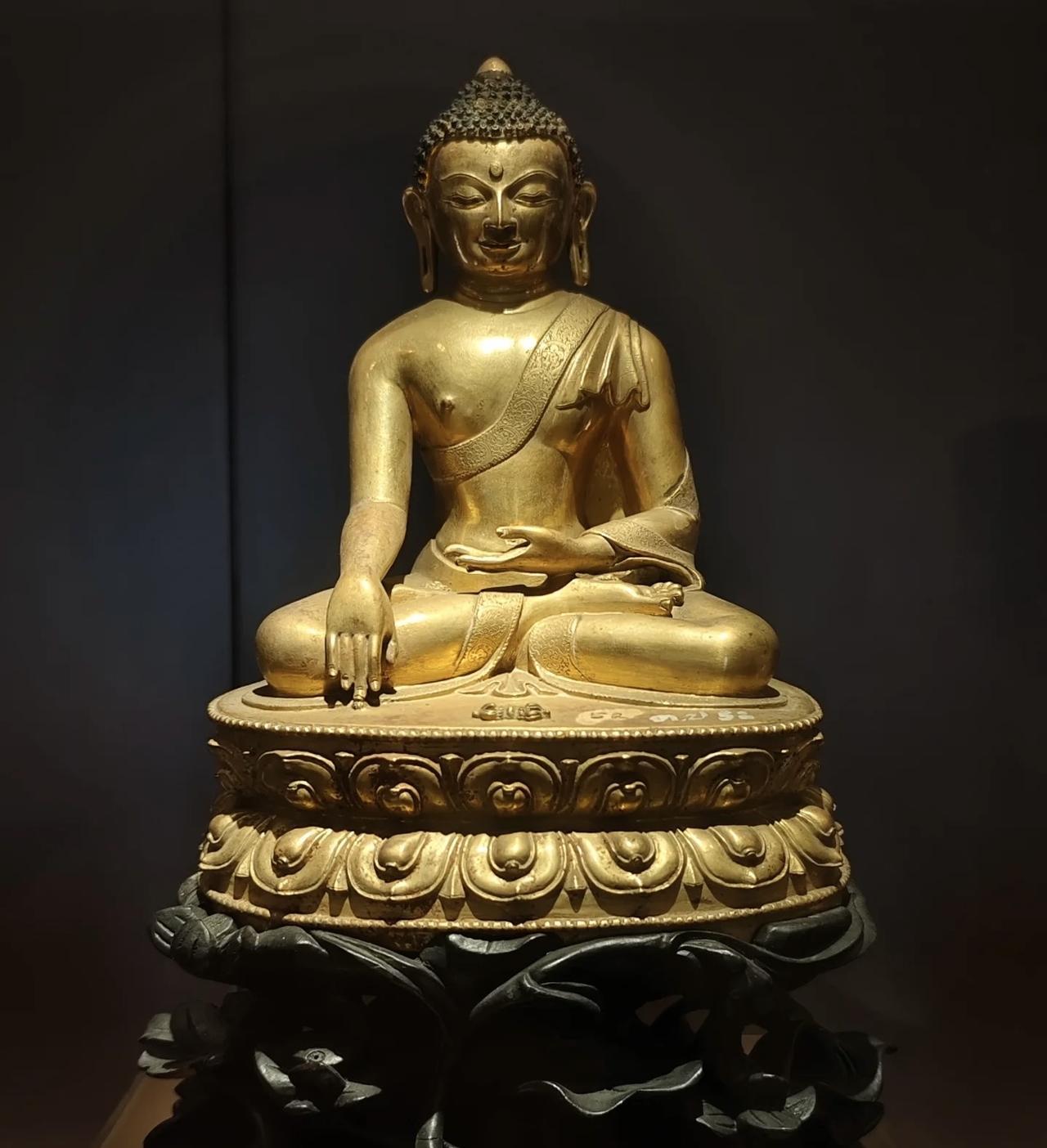 给别人留点空间，也是给自己留有余地。利不可赚尽，福不可享尽，势不可用尽，这个世界