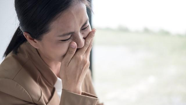 往年二月二回家给母亲过生日，今年回家大门紧锁，娘没了家也没了