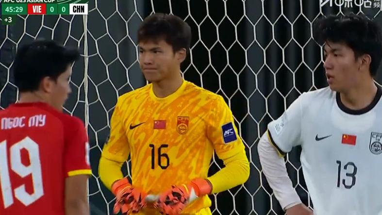 李昊压力最小的一场！两大前锋激情释放，一张图击碎王钰栋与拜合拉木不和谣言