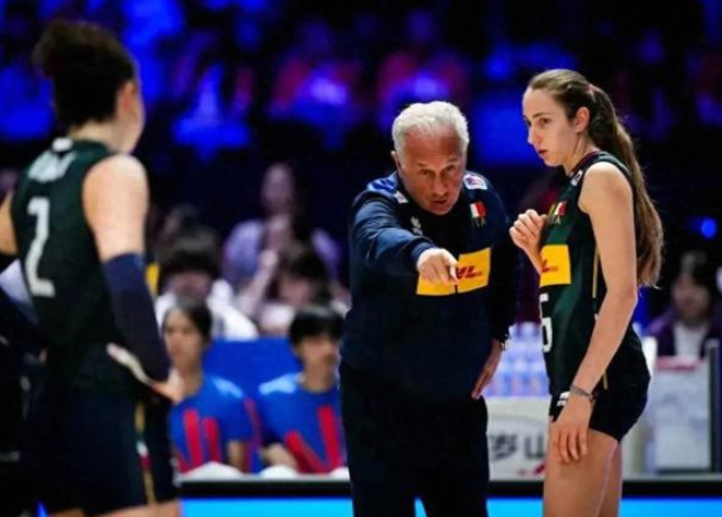 中国女排 0-3 负意大利，赵勇直言一新星防吊球能力需提升
