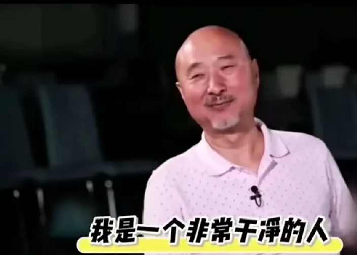 陈佩斯对郭德纲和冯小刚的态度，泾渭分明啊。

有一段对陈佩斯的采访。
问：您看过