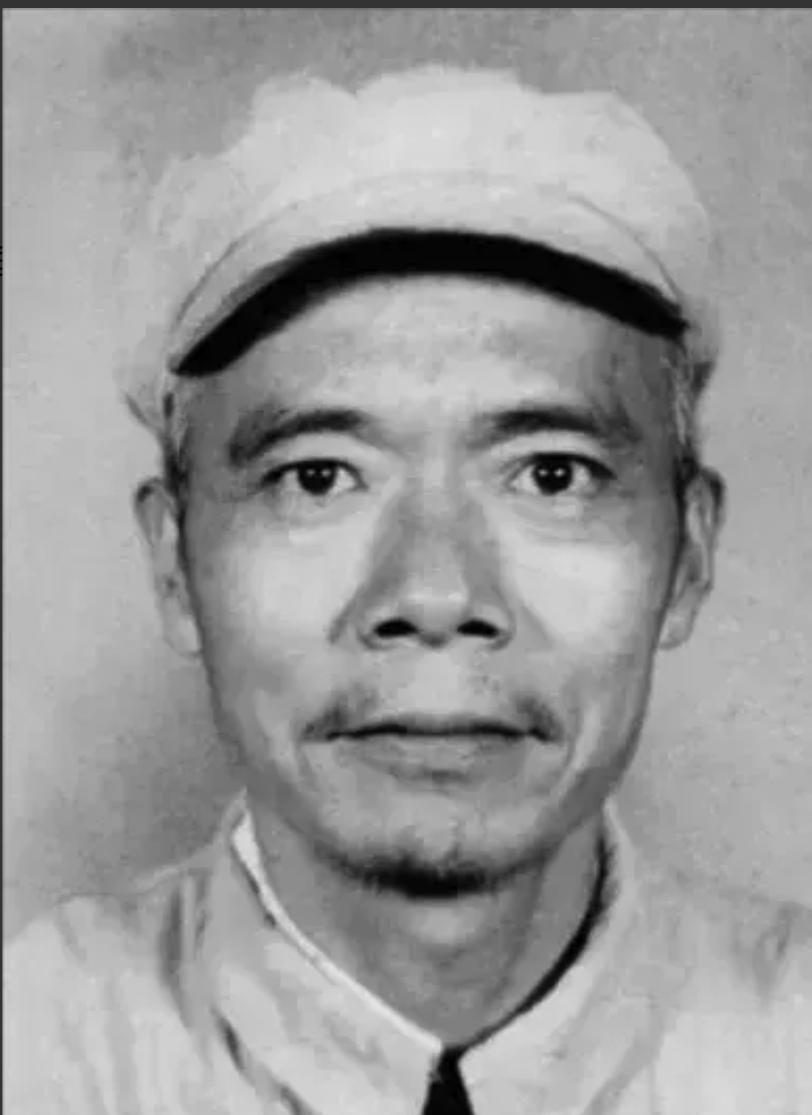 1937年，地下党员涂作潮与邻居打牌，闲聊中，邻居突然不说话，还凑到他耳边，轻声