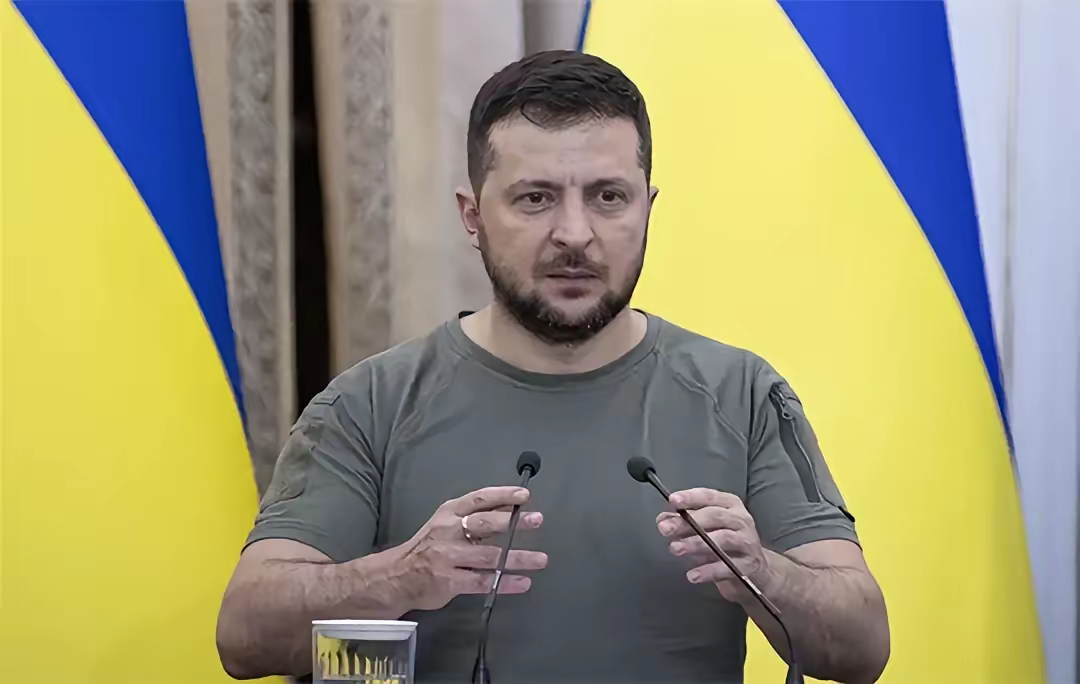 特朗普出奇招，准备强制流放泽连斯基
7月20日的新闻报道称，特朗普可能决定将乌克