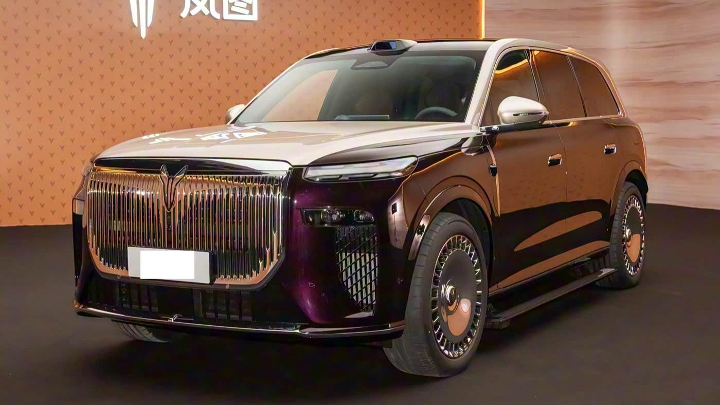 插混大型SUV成“揽胜”接班人！车长超5米2，配三腔气悬+后轮转向