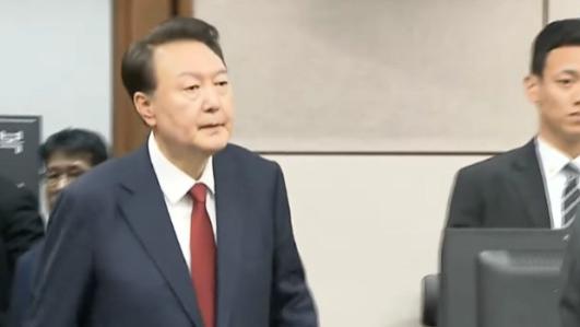 揭秘尹锡悦的坠落之路：从总统到死囚嫌疑人