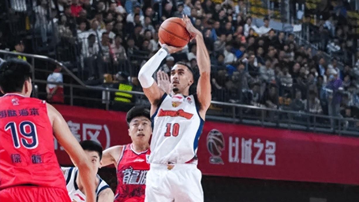 广东3新援隐患大！奎因三分不稳，萨姆纳突破不稳，焦泊乔又崩了