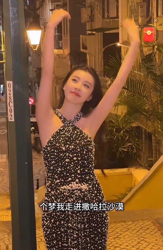 王鹤润的日常vlog总是充满烟火气，从惦记吃大餐到陪家人散步，她懂得从生活中汲取