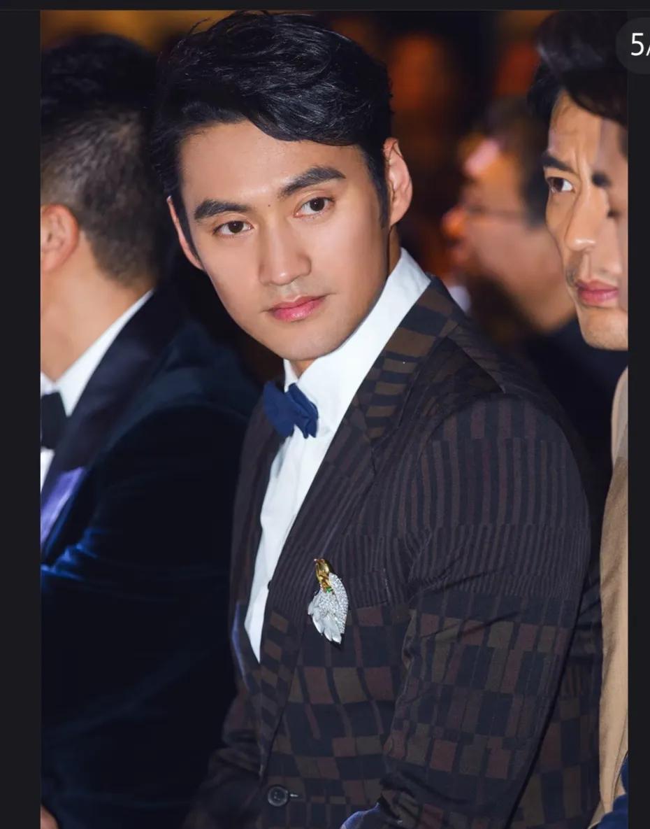 袁弘未退圈只是换种方式生活！减少曝光享表演，书画与爱妻日常获共鸣