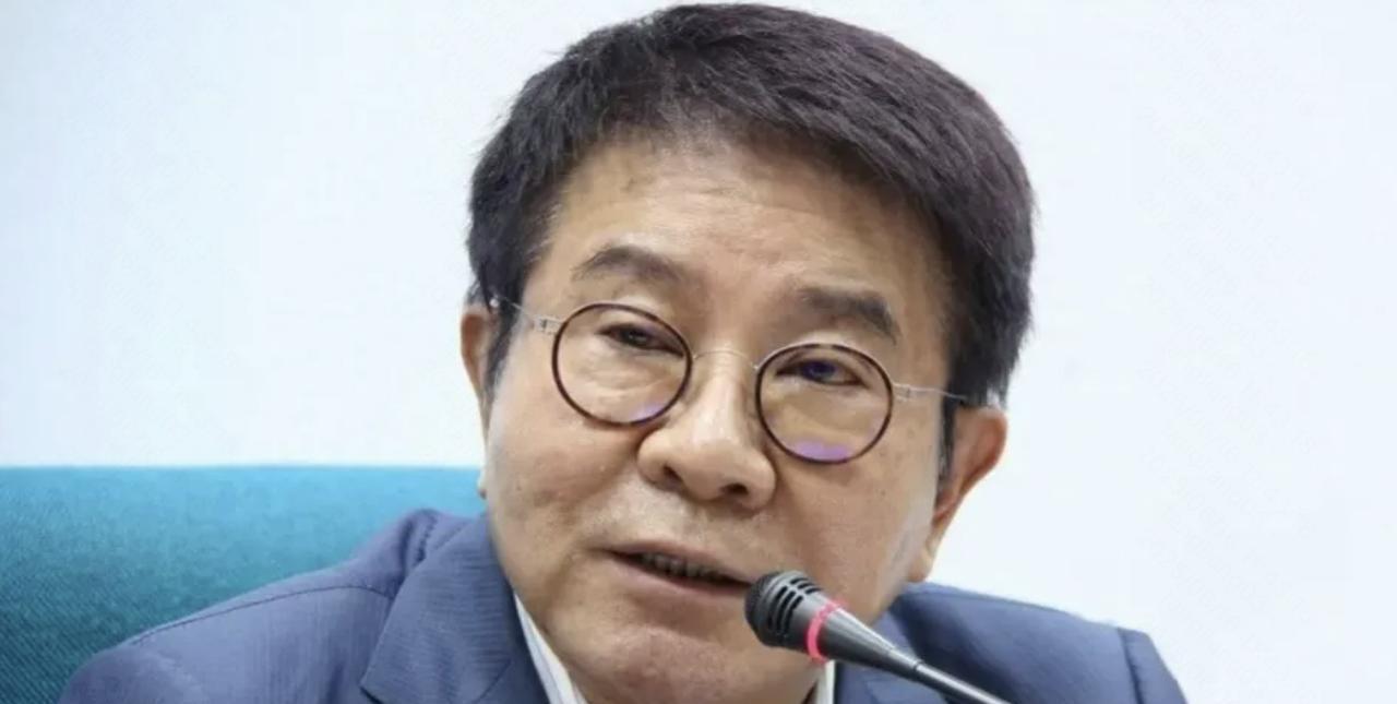 短短7天之内，台湾省陈姓网红、民进党创党元老和赖清德的“政治导师”洪奇昌、国民党
