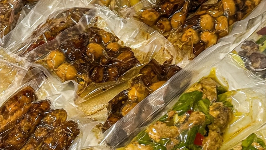 预制菜尝鲜记：水里一热就开吃，是懒人福音还是饮食降级？