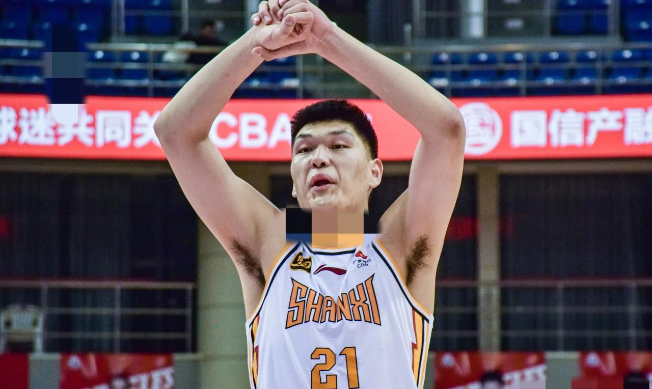 同样是大中锋，葛昭宝与刘传兴根本不是一个级别；
葛昭宝:600万元，33岁，打了