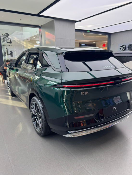 理想别飘，有些东西落后了
自从动了换车这个念头，一直在了解，预算25以里，看了理