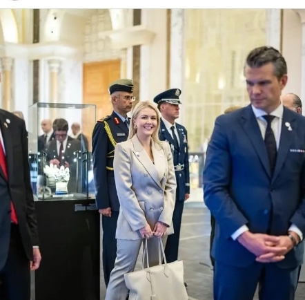 卡罗琳·莱维特发9张照片庆祝担任白宫新闻秘书半年。
她刚刚在Instagram配