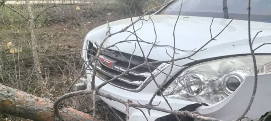 发生这种程度的事故，气囊也一个不爆吗？这辆哈弗H6，车主在高速公路行驶时，不慎撞