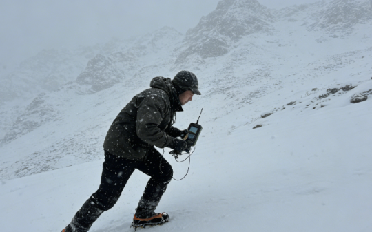 我是昆仑山惨案唯一幸存者，被指谋杀全队，真凶遗书让我脊背发凉