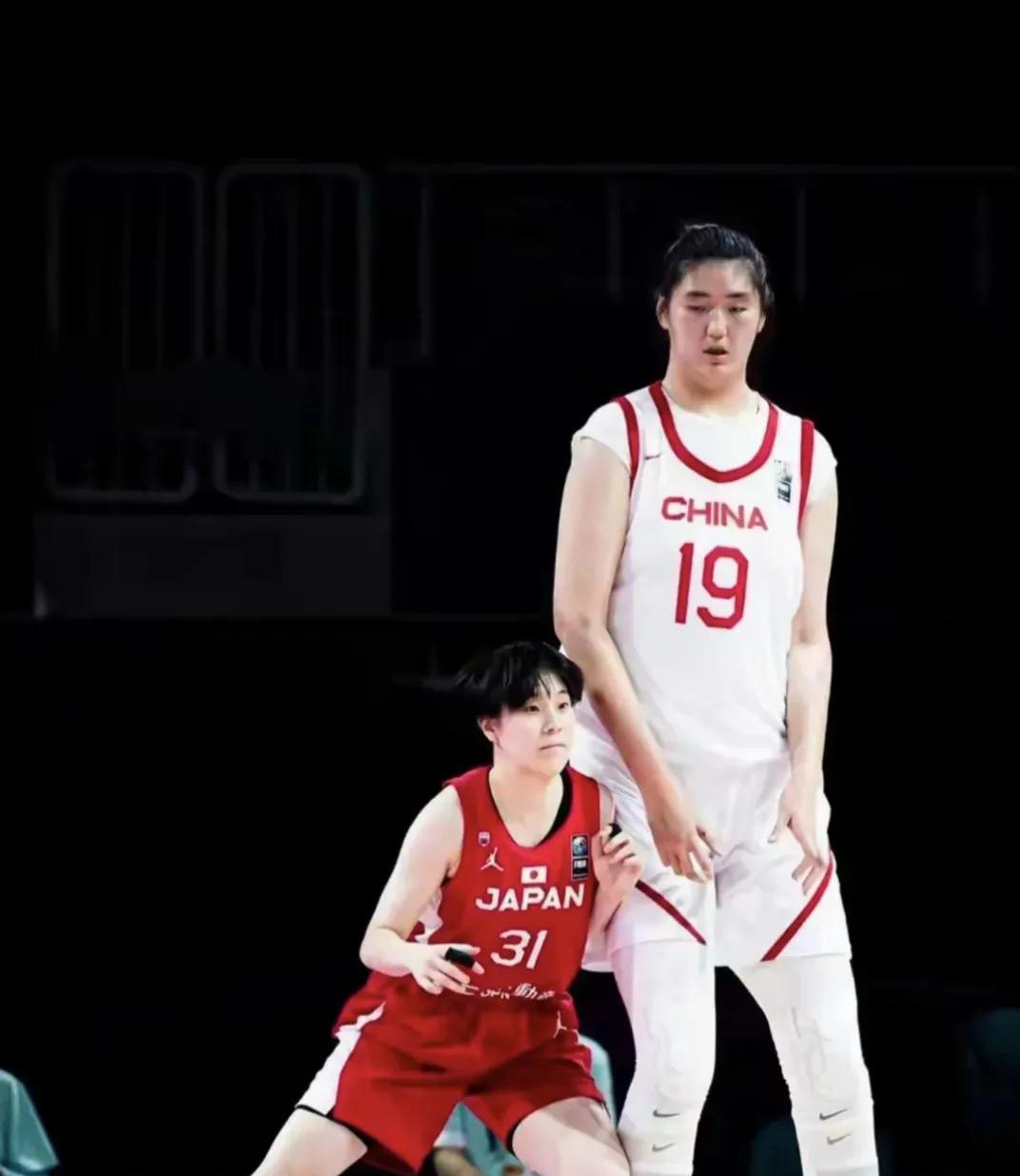 张子宇&韩旭领衔，李梦&李月汝缺席，中国女篮重启征程！
北京时间6月13日晚7点