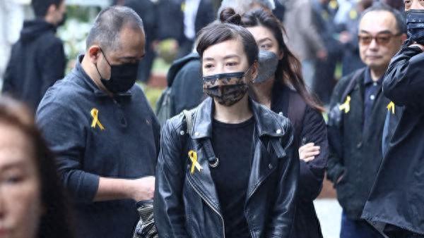 张震「前女友姐姐」路嘉怡现身告别式