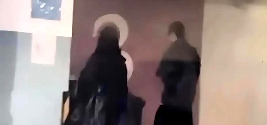 运动员谈恋爱正常啊，为什么粉丝发疯啊？
大头是平时穿搭都能上热搜的主，好奇怪恋