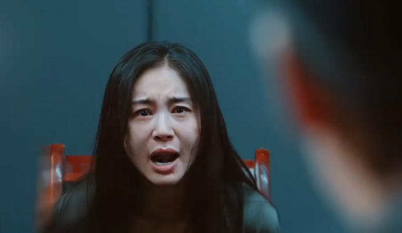 哭不出来别硬挤！满脸狰狞、瞪眼怒吼的王子文，让假哭演员羞愧
在近期热播的悬疑剧《