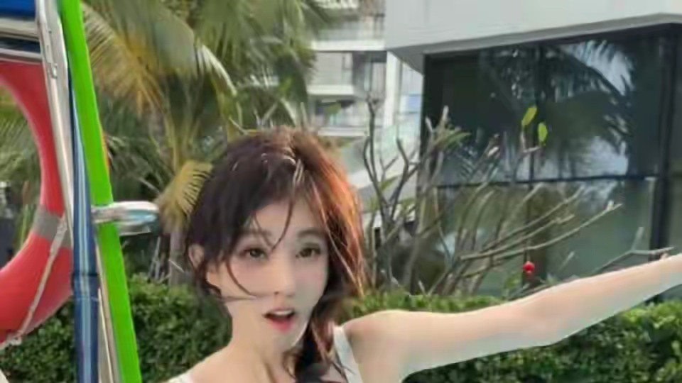 冯提莫的身材与颜值：在争议中绽放的多元美感。