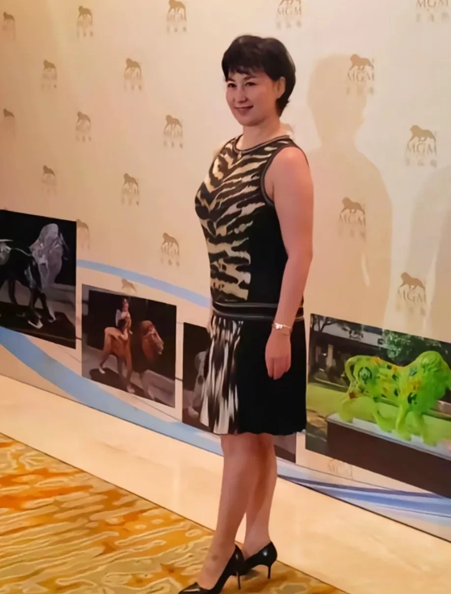 何超琼富婆形象深入人心











天哪！何超琼年轻时真是美得不像话，