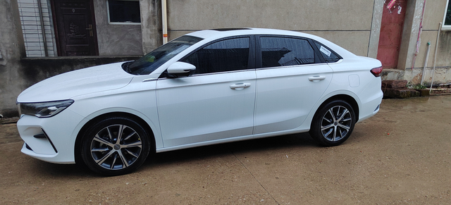 能设置自动播放音乐吗
看很多人的车，帝豪能不能也设置成这样子？每次想听歌，要么就