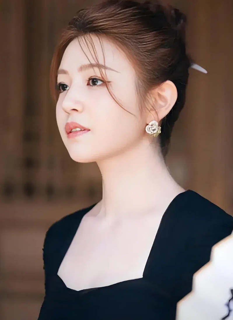 陈妍希就算有万般不好，但有一点还是值得大家学习。

无论她之前的黑历史有多少，被