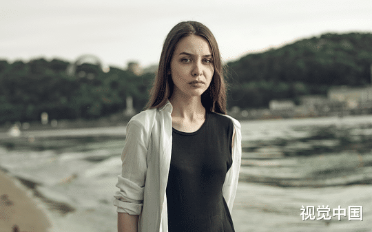 女儿午饭没吃虾后，我在半夜收到了幼儿园家长的微信：你女儿过敏不吃虾，万一被我儿子模仿不吃怎么办？