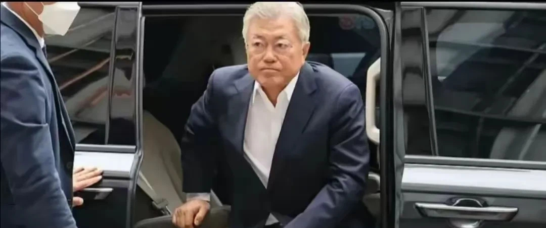 文在寅案由首尔检方接手











天呐！文在寅竟然被起诉了！这也太令