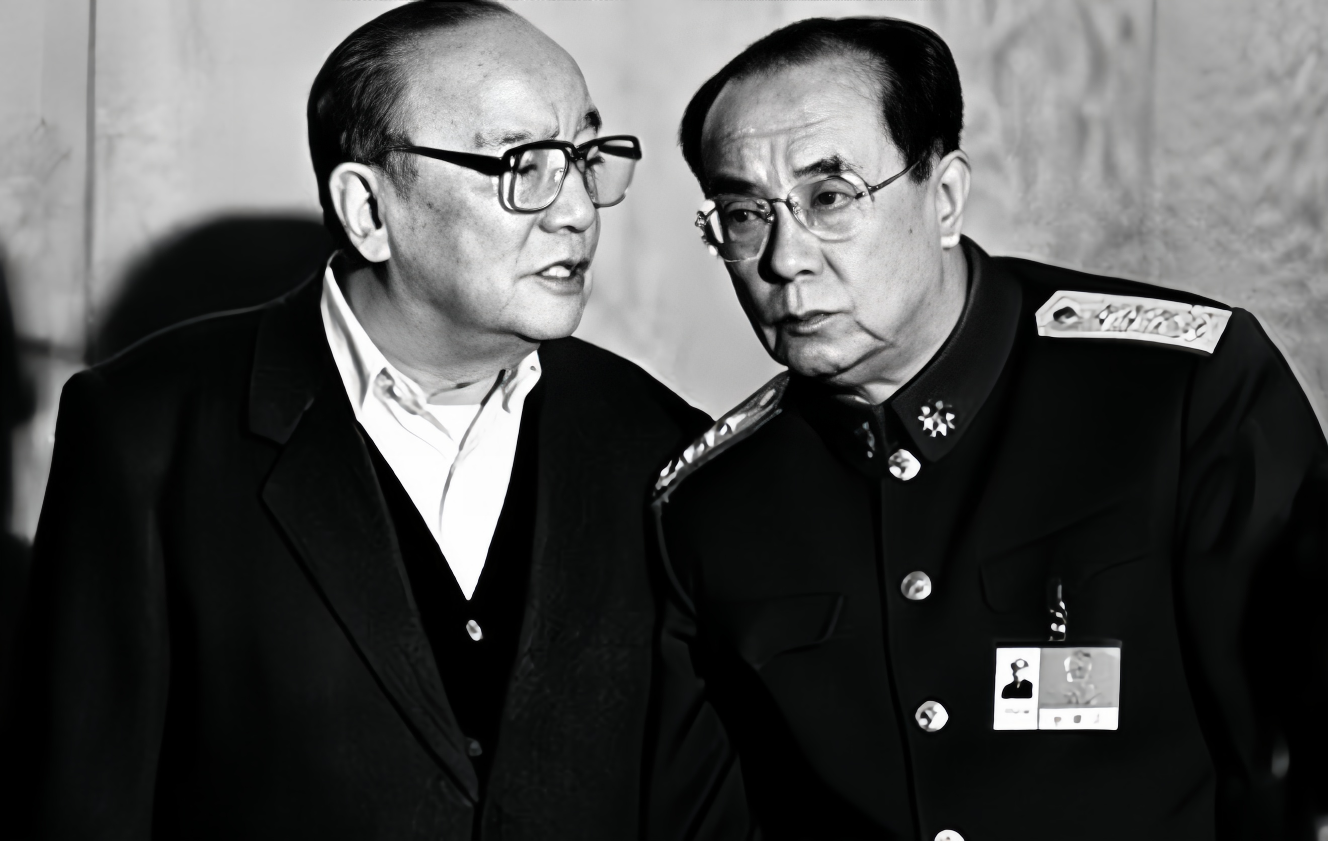1992年中央决定，从党的十四大开始，不再设立军委秘书长和副秘书长两个重要职务。