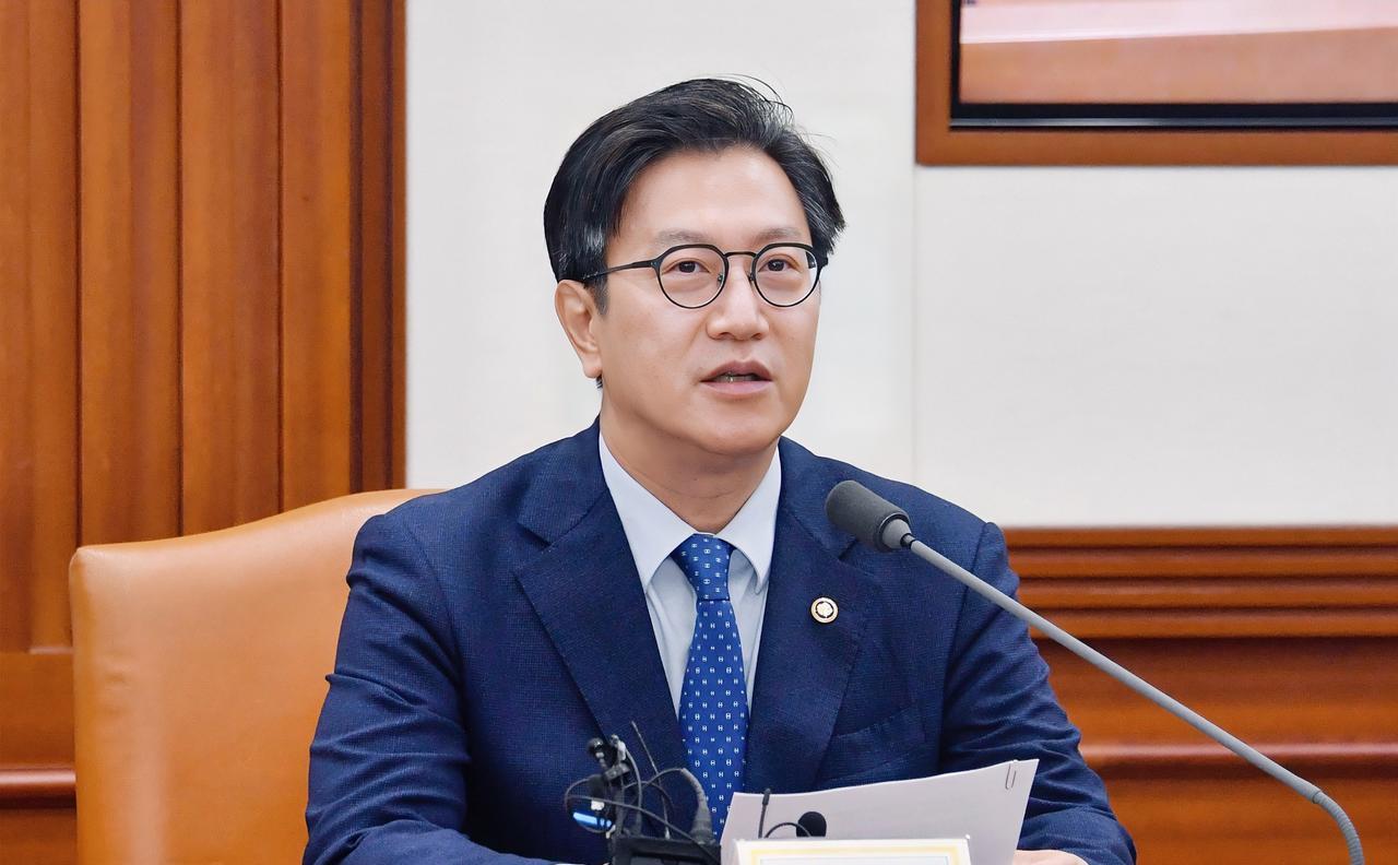 韩国顶不住了
目前韩国的进出口数据非常低迷，如果再不采取措施将会影响韩国的经济增