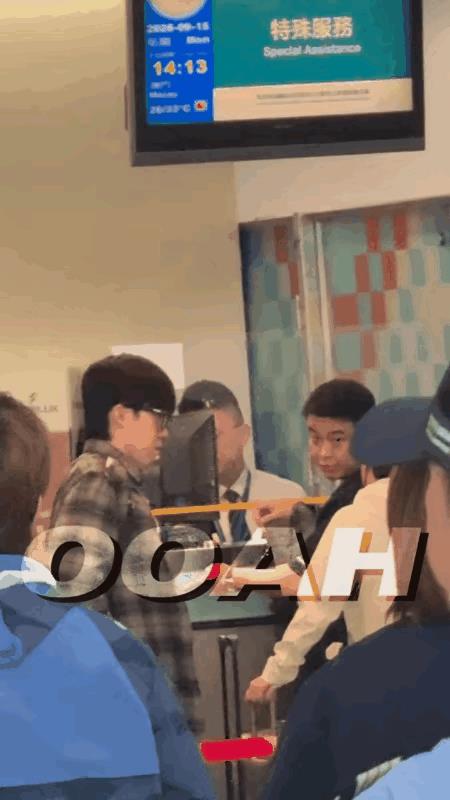 莎莎呀，楚钦呀，
你俩去澳门的时候还不熟，
这就打了一周比赛，
一人拿了一个冠军