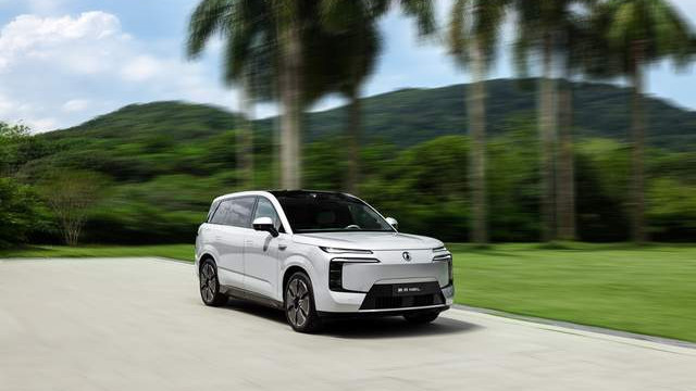 29.98万起，腾势N8L让“家人全票通过”的豪华大六座SUV真正落地