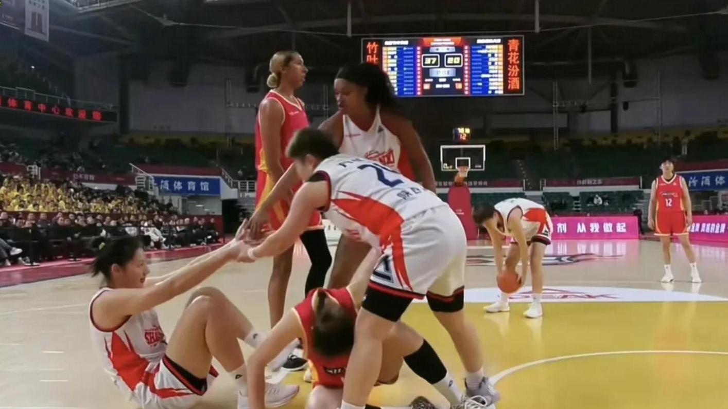 山西女篮首次亮相主场
