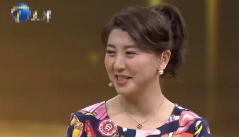 45岁的闫学晶发现自己意外怀孕，此时，女儿林傲雪28岁，儿子林傲霏24岁，闫学晶