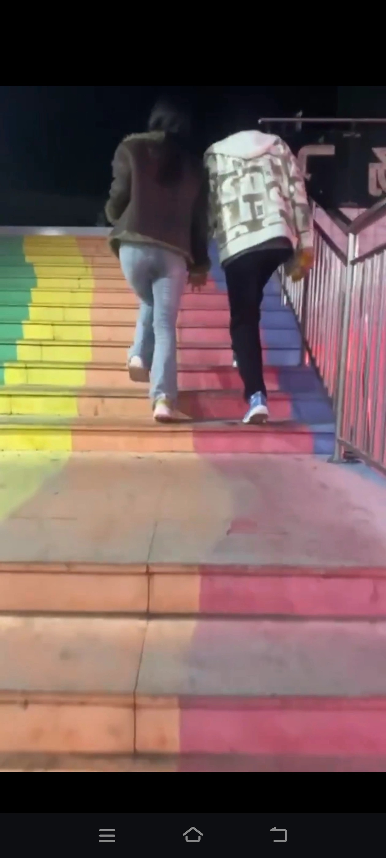 现在大学生都玩这么花的吗