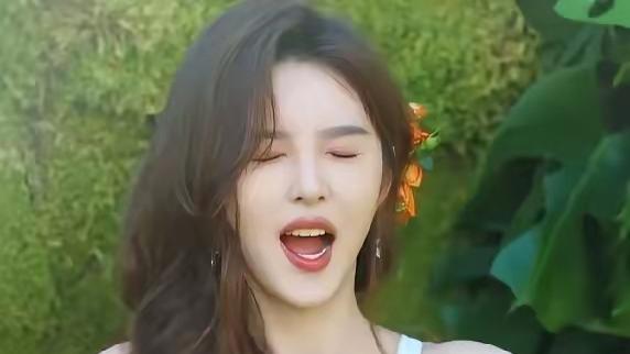 章若楠的独特品质，温柔外壳下的坚韧力量，让人着迷。